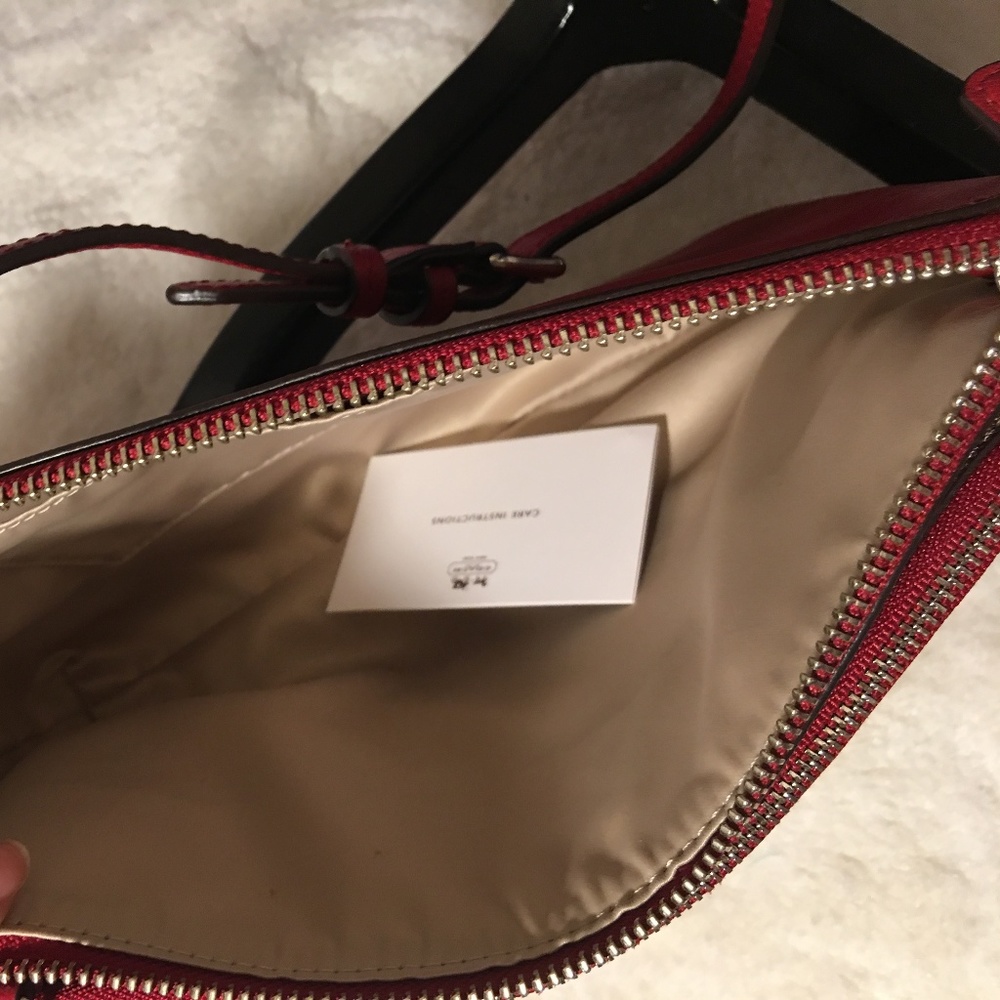 Coach purse - Picture 4 of 4